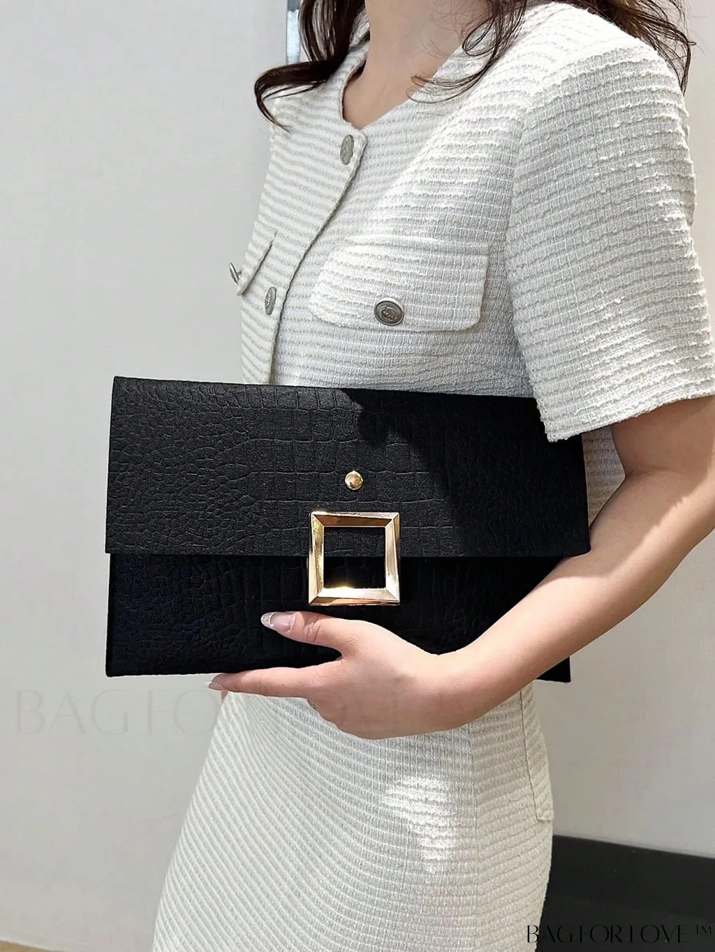 BagForLove - Crocodile-Embossed Metal Envelope Bag in Black: Elegant and Stylish