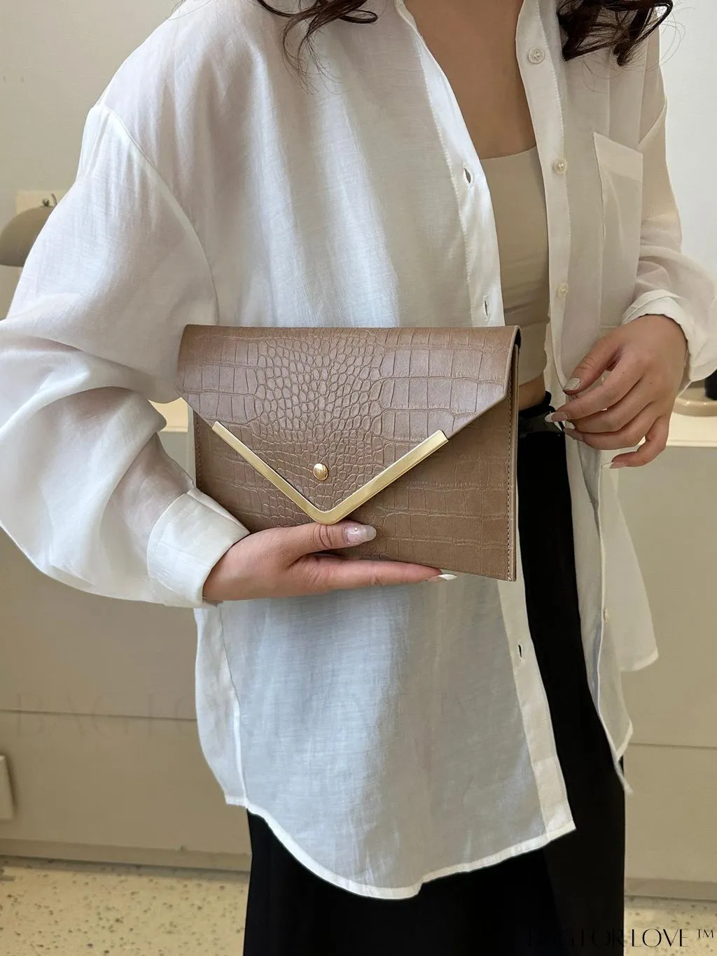 BagForLove - Elegant Crocodile Embossed Envelope Bag with Metal Decor