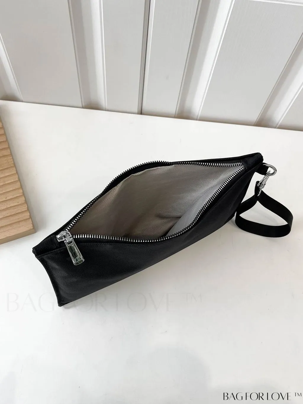 BagForLove - Modern & Sleek Graphic Black Pattern Design
