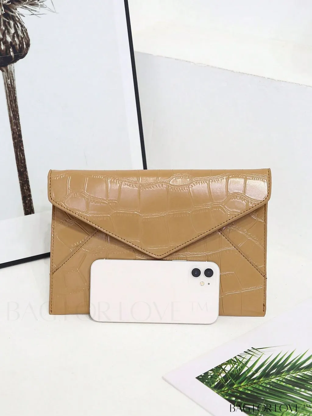 BagForLove - PURSE: Sleek Geometric Envelope Bag with Graphic Motif