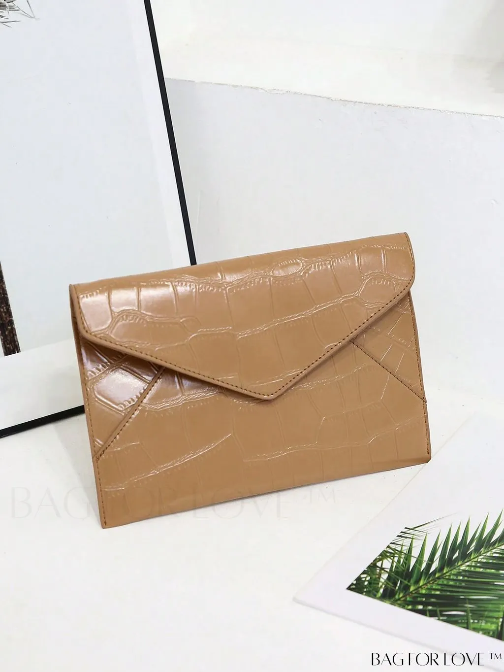 BagForLove - PURSE: Sleek Geometric Envelope Bag with Graphic Motif