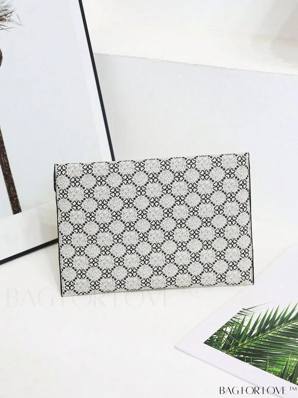 BagForLove - PURSE: Sleek Geometric Envelope Bag with Graphic Motif