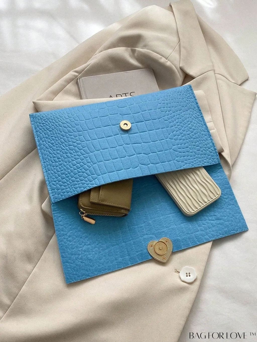 BagForLove - White Medium Envelope Bag with Crocodile Texture and Heart-shaped Metal Embellishment