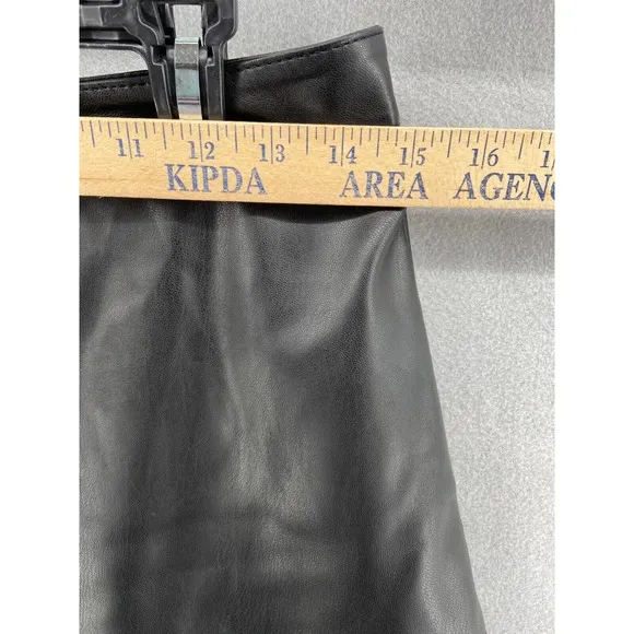 BB Dakota Skirt Womens Sz 6 Black Mini Faux Leather Ruffle Bottom
