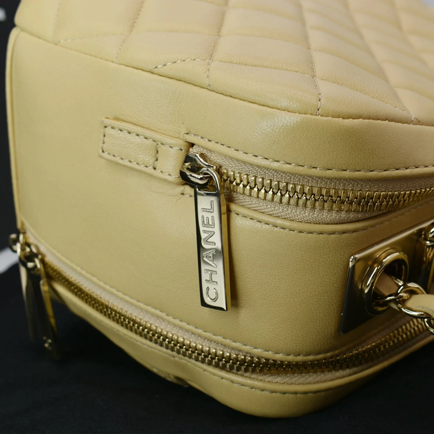 CHANEL Trendy CC Bowling Quilted Leather Shoulder Bag Beige