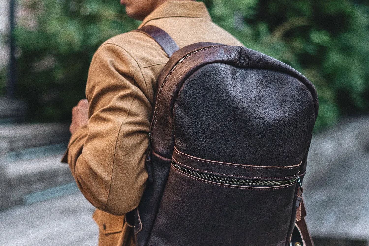 CLASSIC ZIPPERED LEATHER BACKPACK