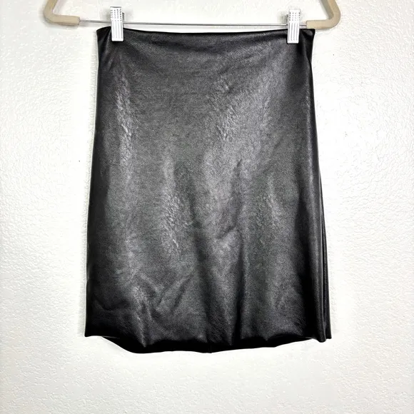 COMMANDO Faux Leather Black Mini Skirt Size Large