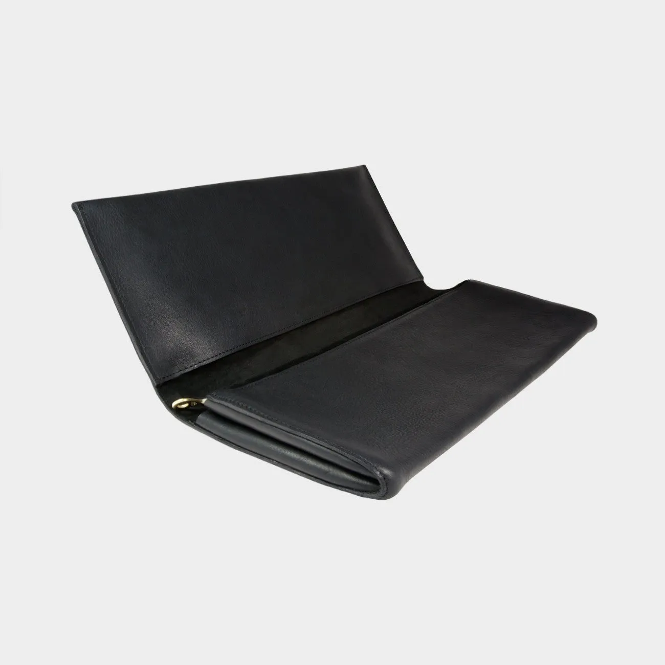 CUFF CLUTCH