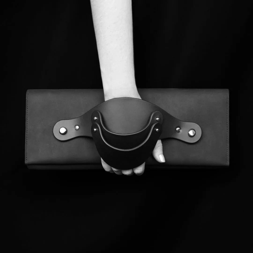 CUFF CLUTCH