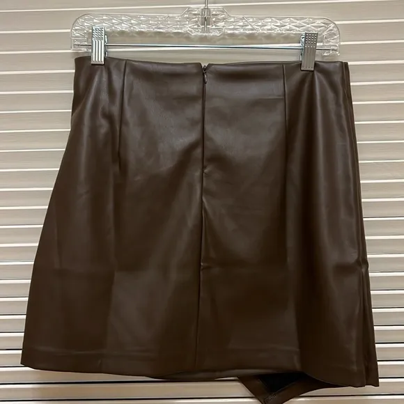 ELAN Faux Leather Mini Skirt in Brown, Size Medium, NWT