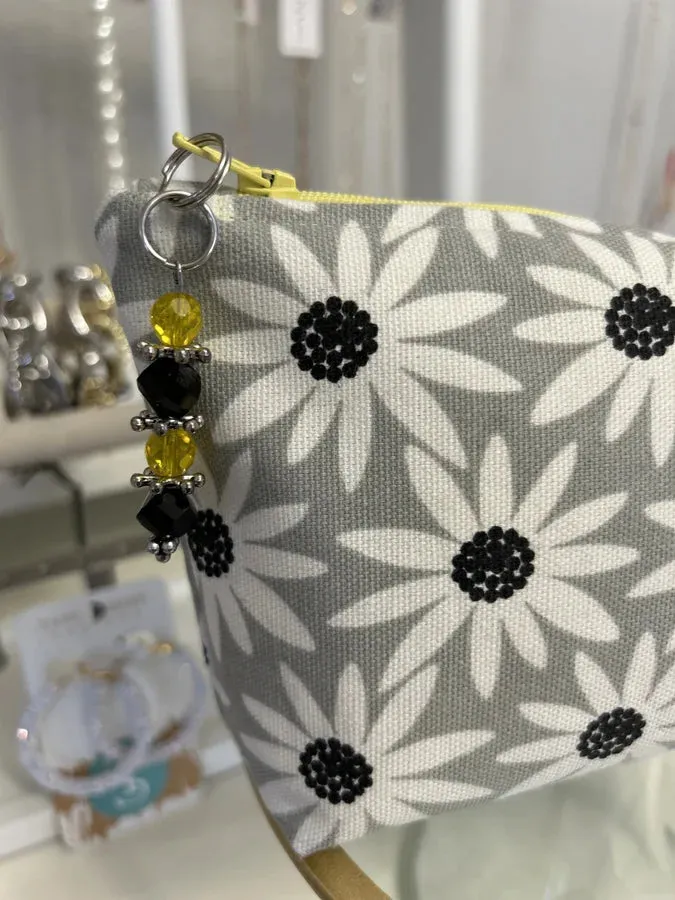 Handmade Pouch Daisy with Zipper Charm