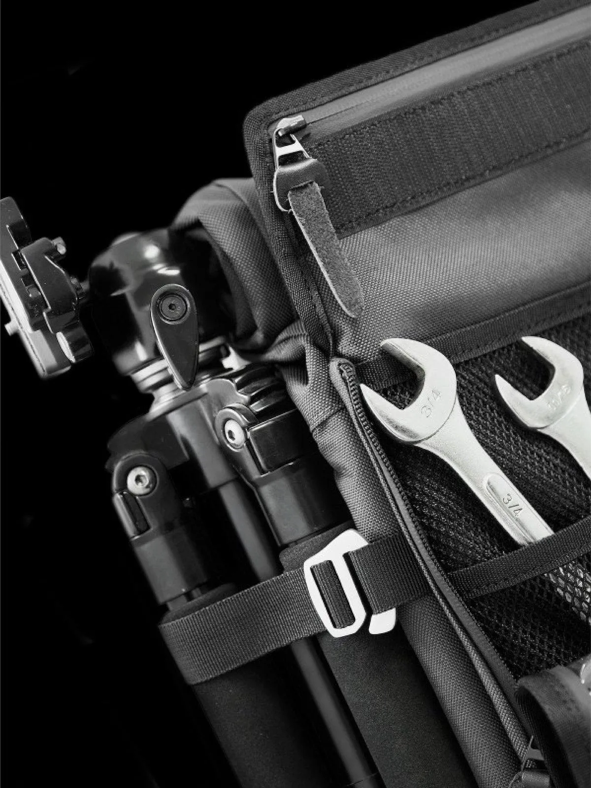 Life Behind Bars The Peloton Rolltop Backpack 30-42L Asphalt