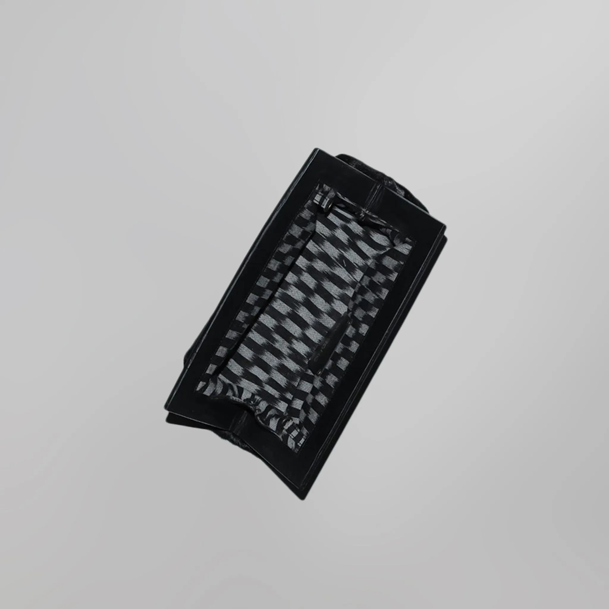 Line Clutch - Black