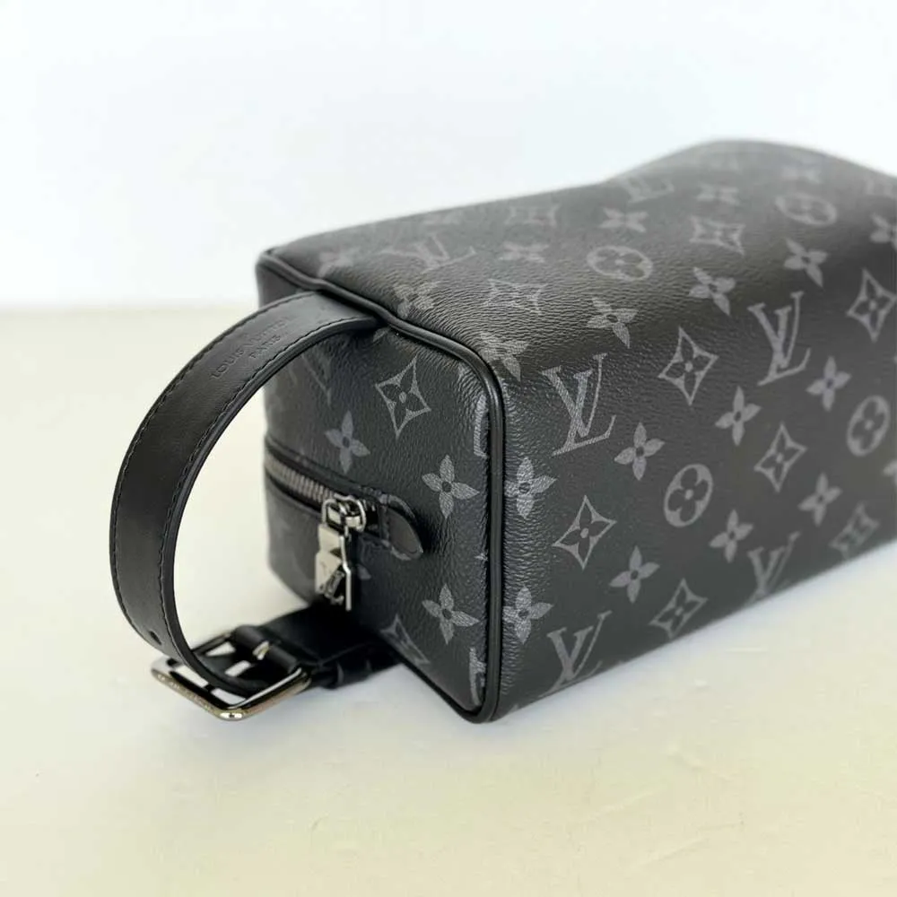 Locket Dopp Travel Kit