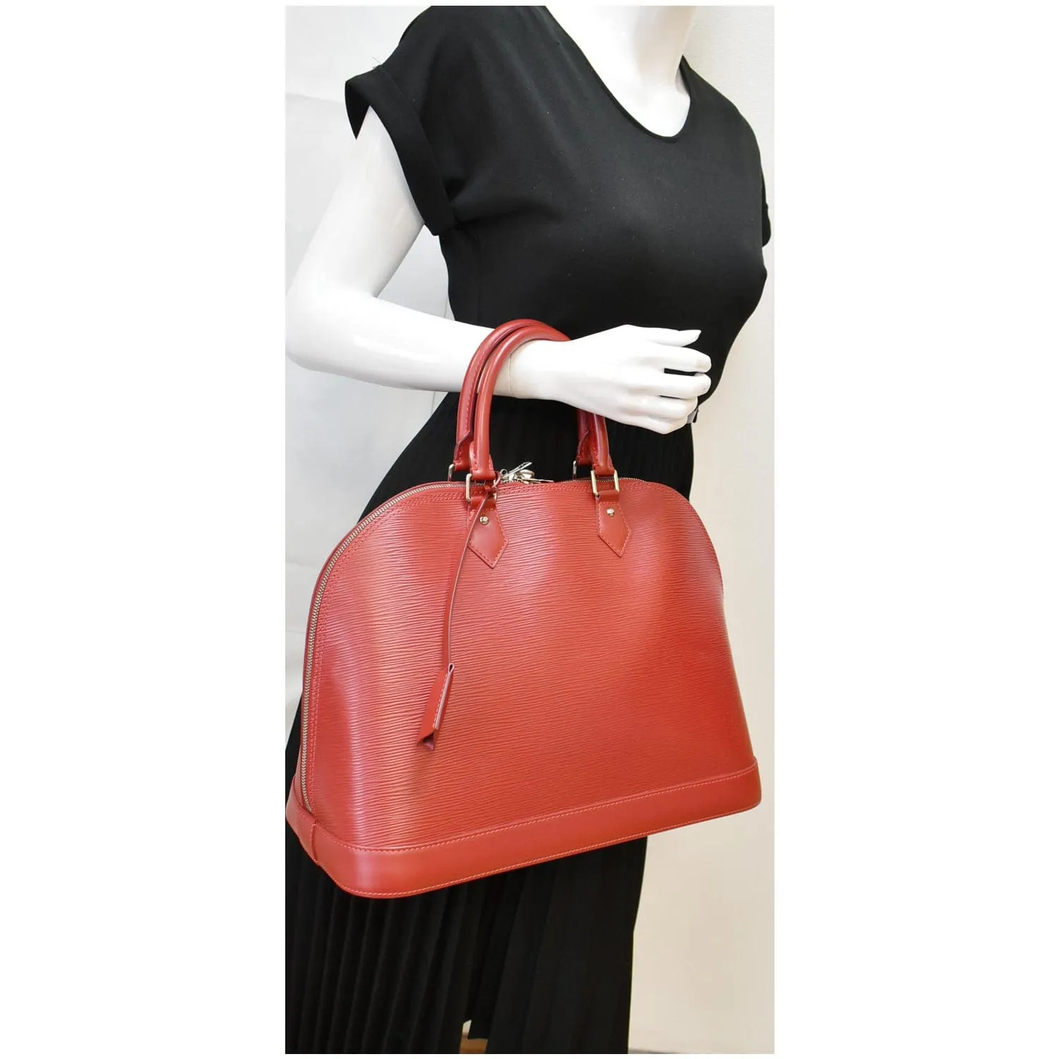 LOUIS VUITTON Alma GM Epi Leather Satchel Bag Red