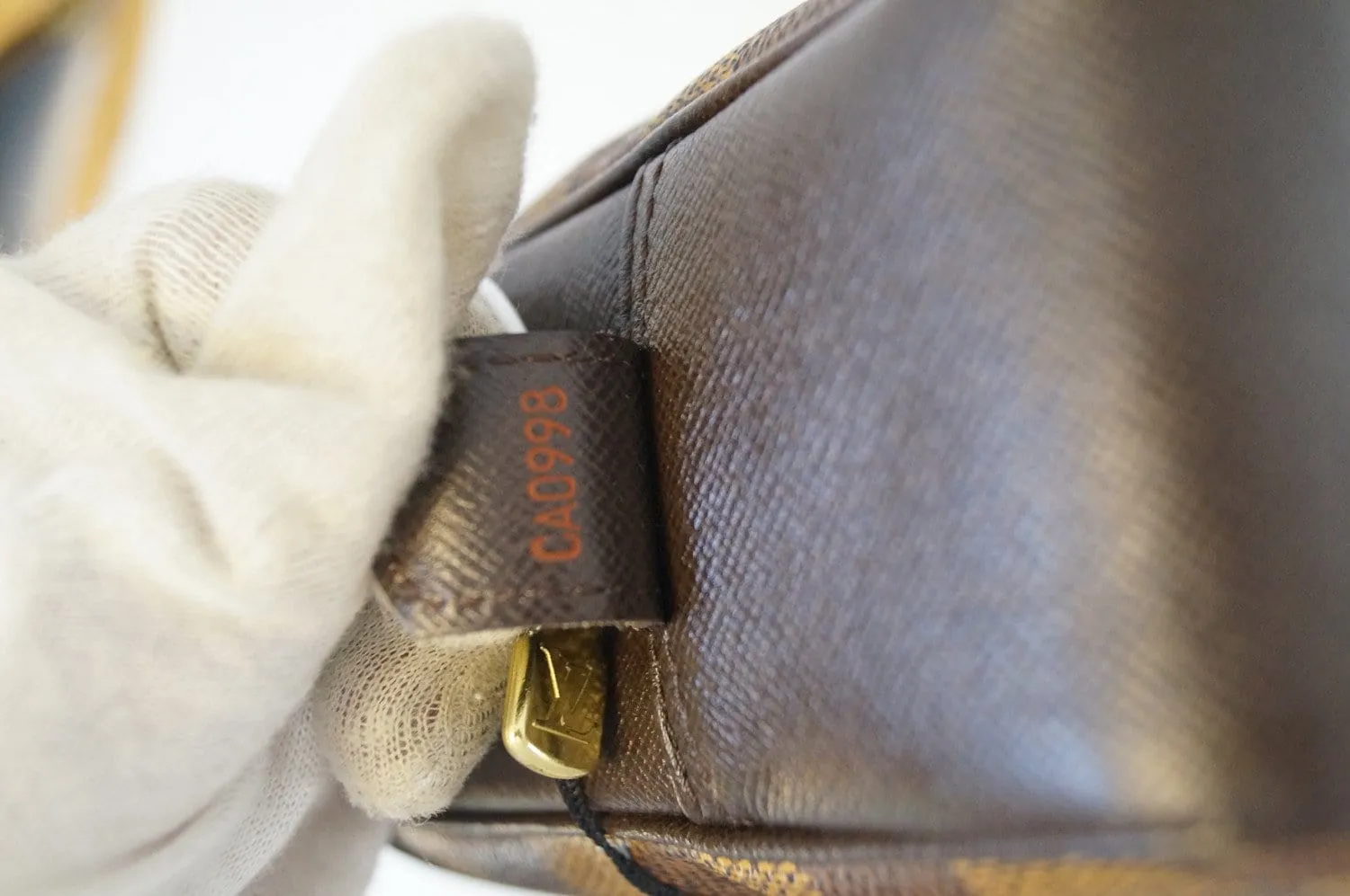 LOUIS VUITTON Damier Ebene Trousse Toilette 23 Pouch