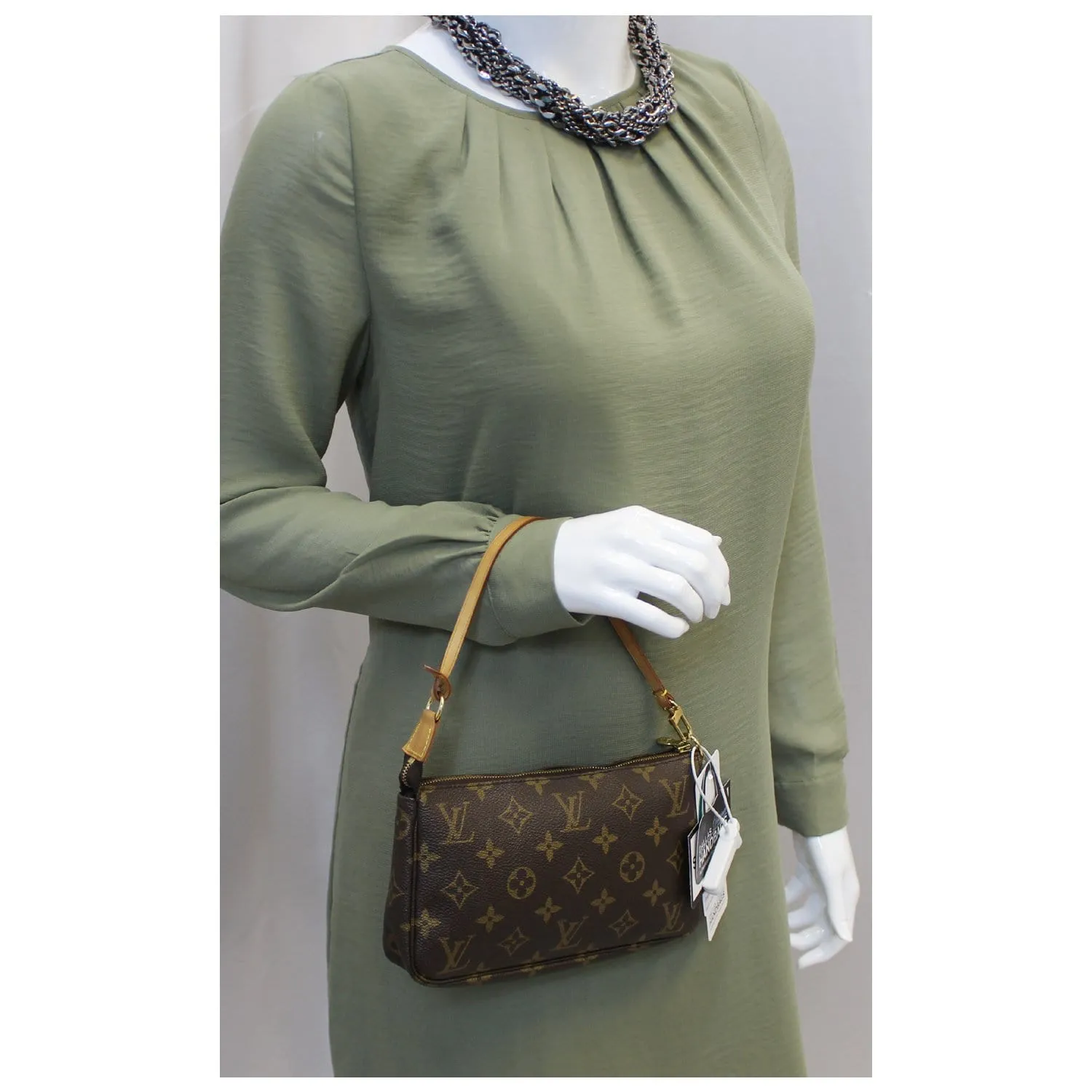 LOUIS VUITTON Monogram Canvas Pochette Accessoires Pouch Bag