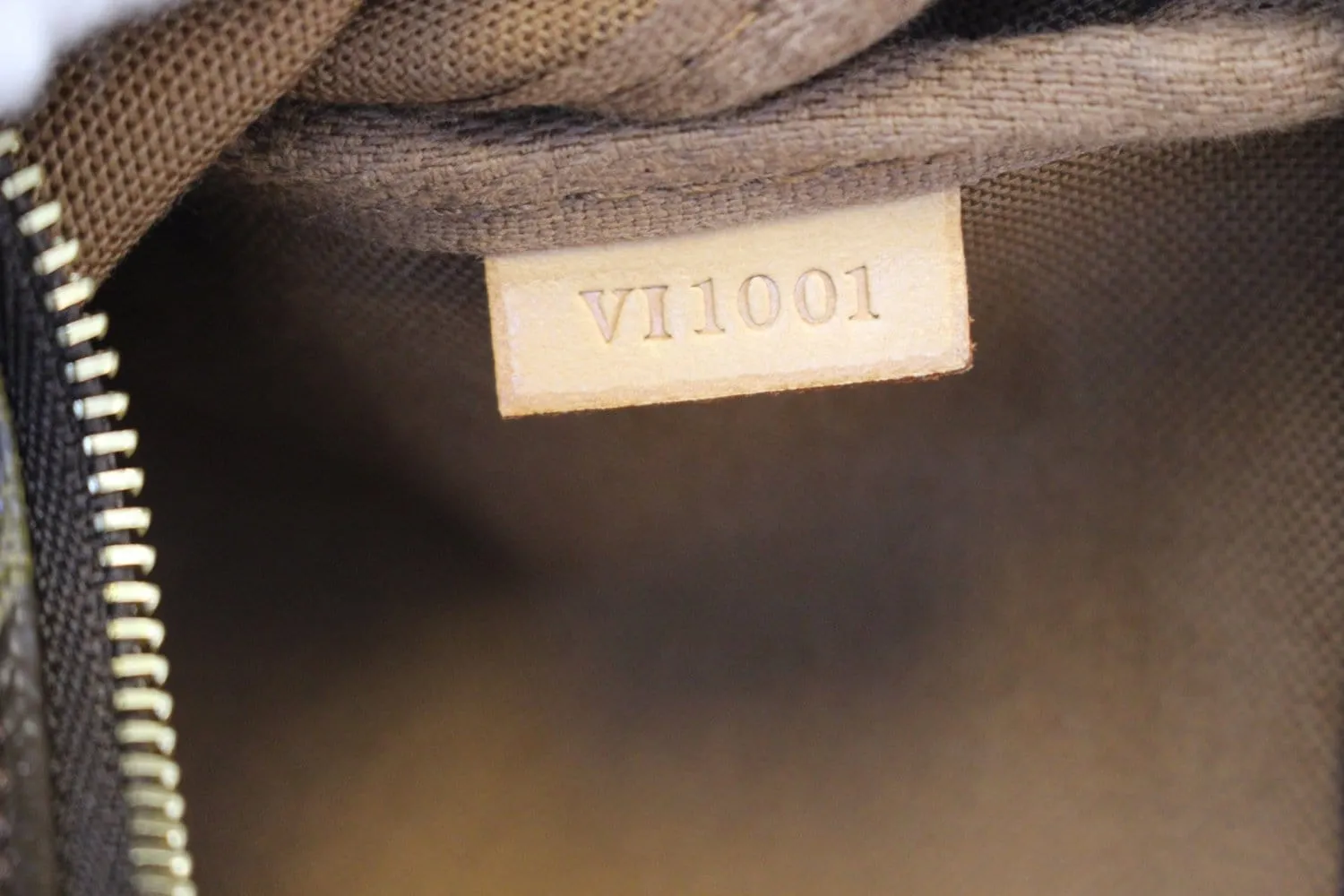 LOUIS VUITTON Monogram Canvas Pochette Accessoires Pouch