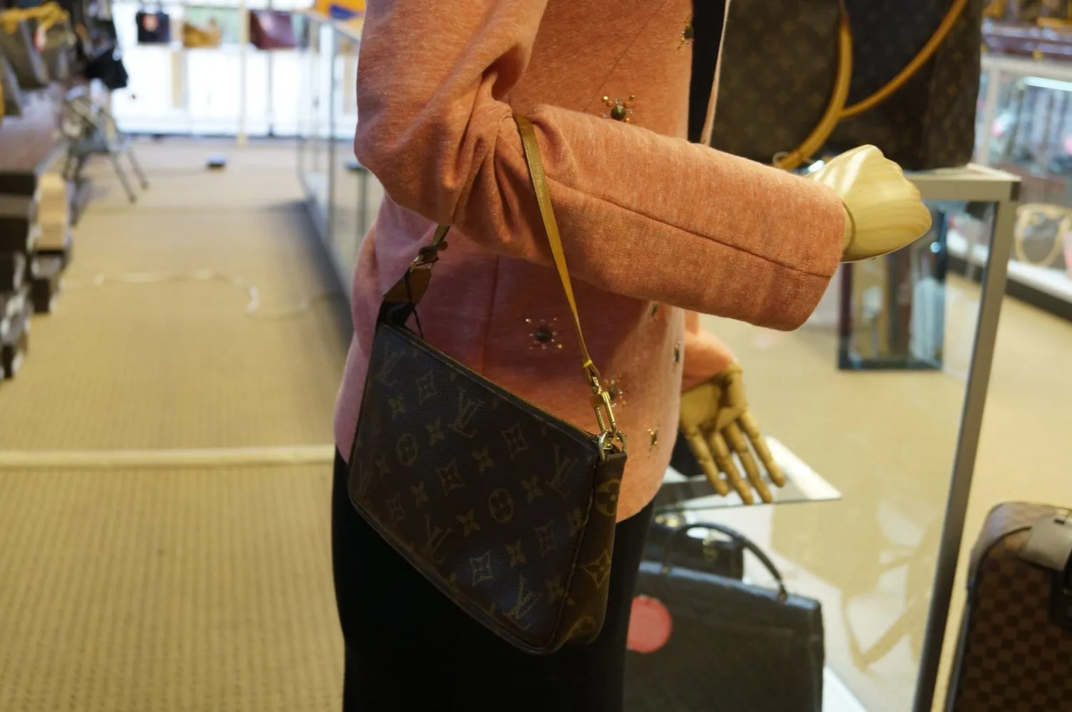 LOUIS VUITTON Monogram Canvas Pochette Accessoires Pouch