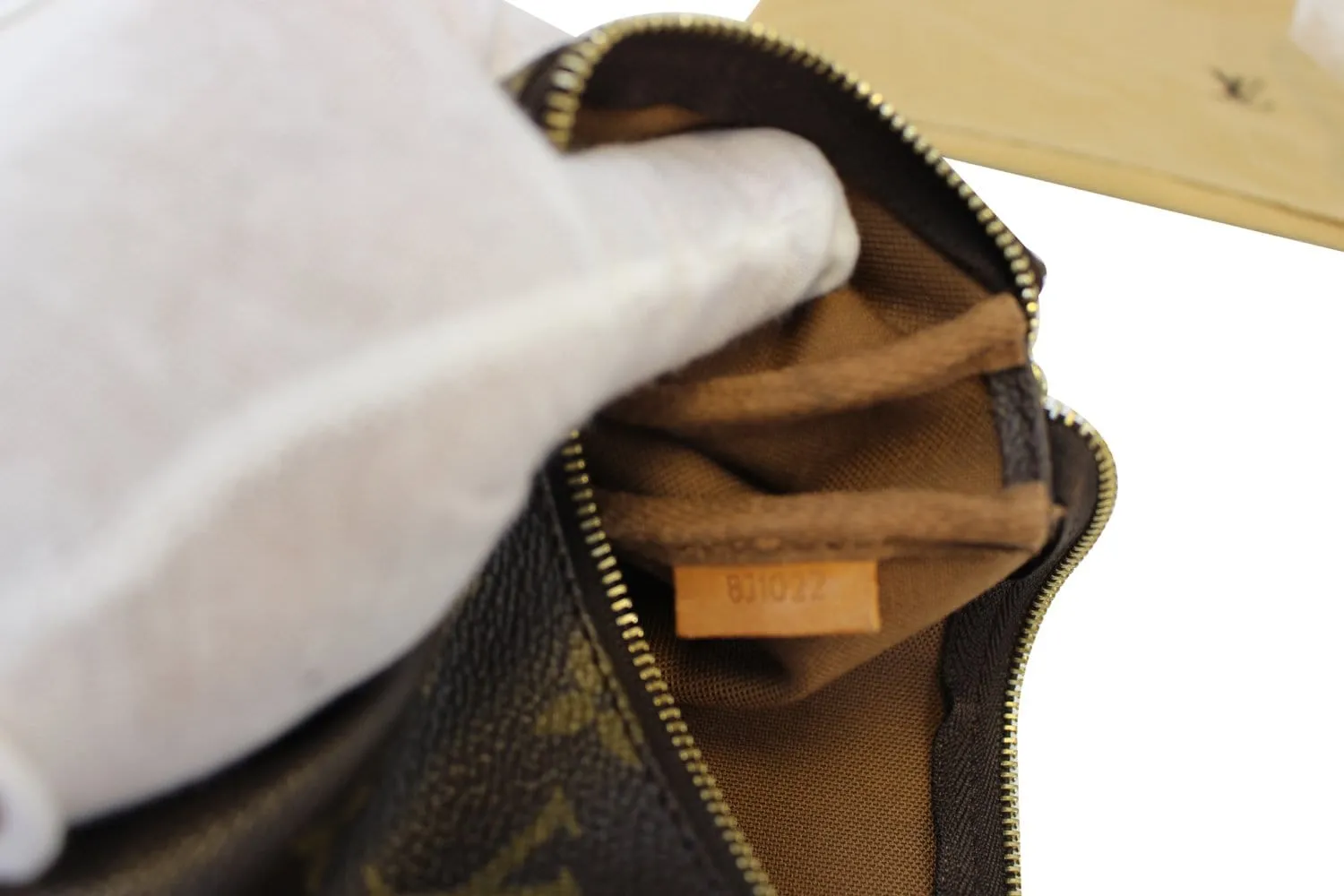 LOUIS VUITTON Monogram Pochette Accessoires Pouch
