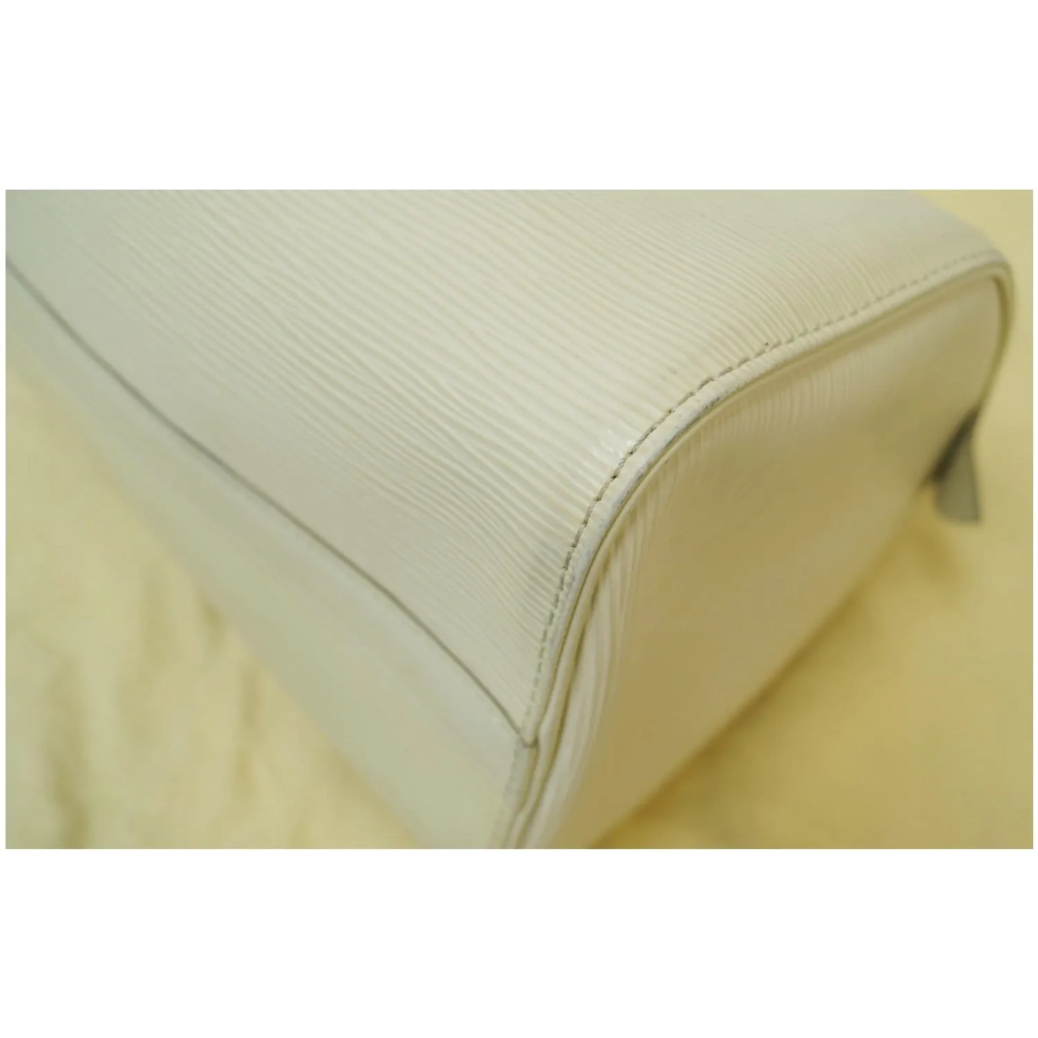 LOUIS VUITTON Speedy 30 Epi Leather Satchel Bag Ivory