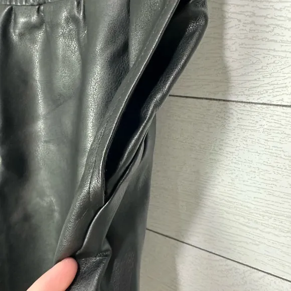 Monrow Black Faux Leather Mini Skirt Size Large