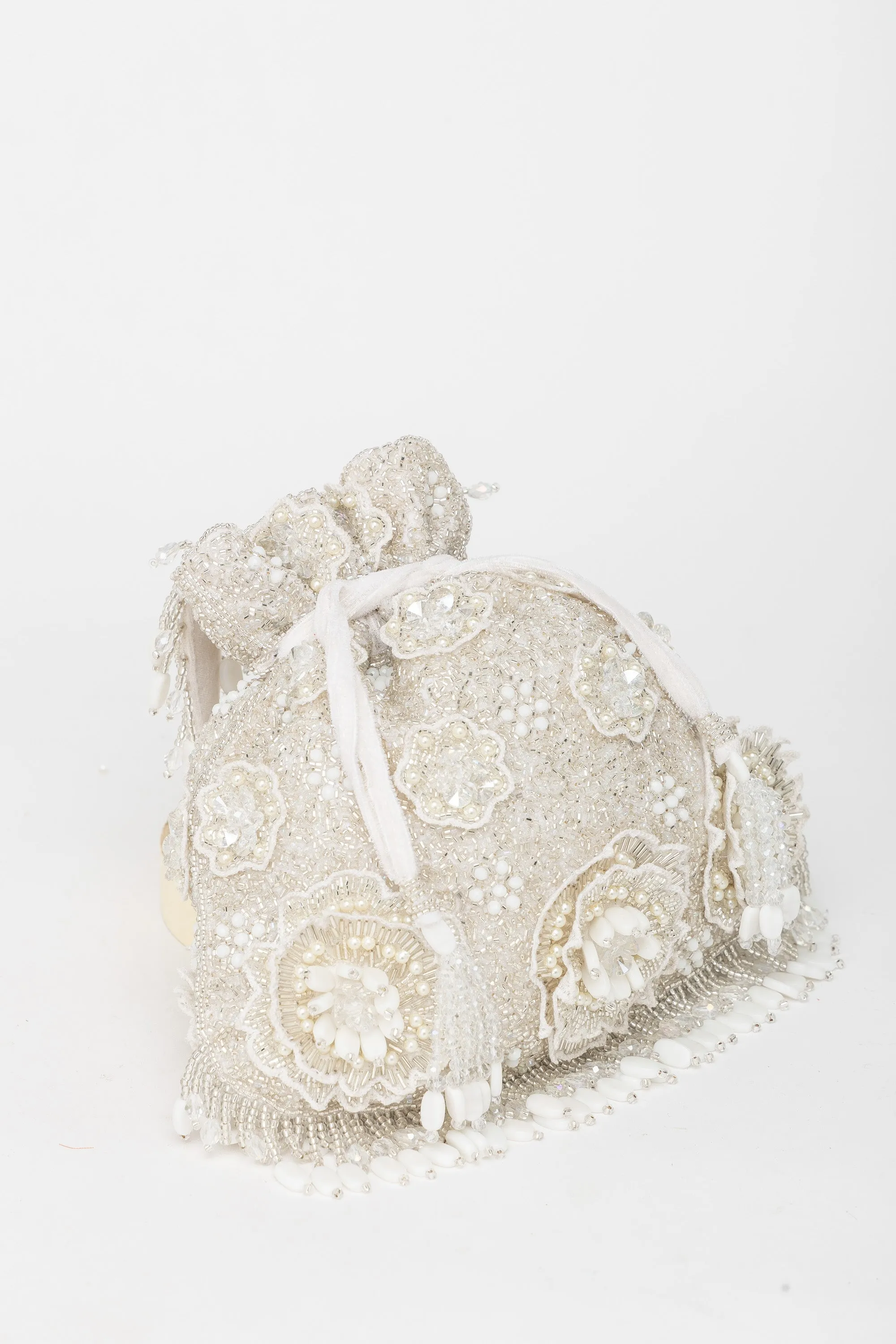 Nitara Potli – White