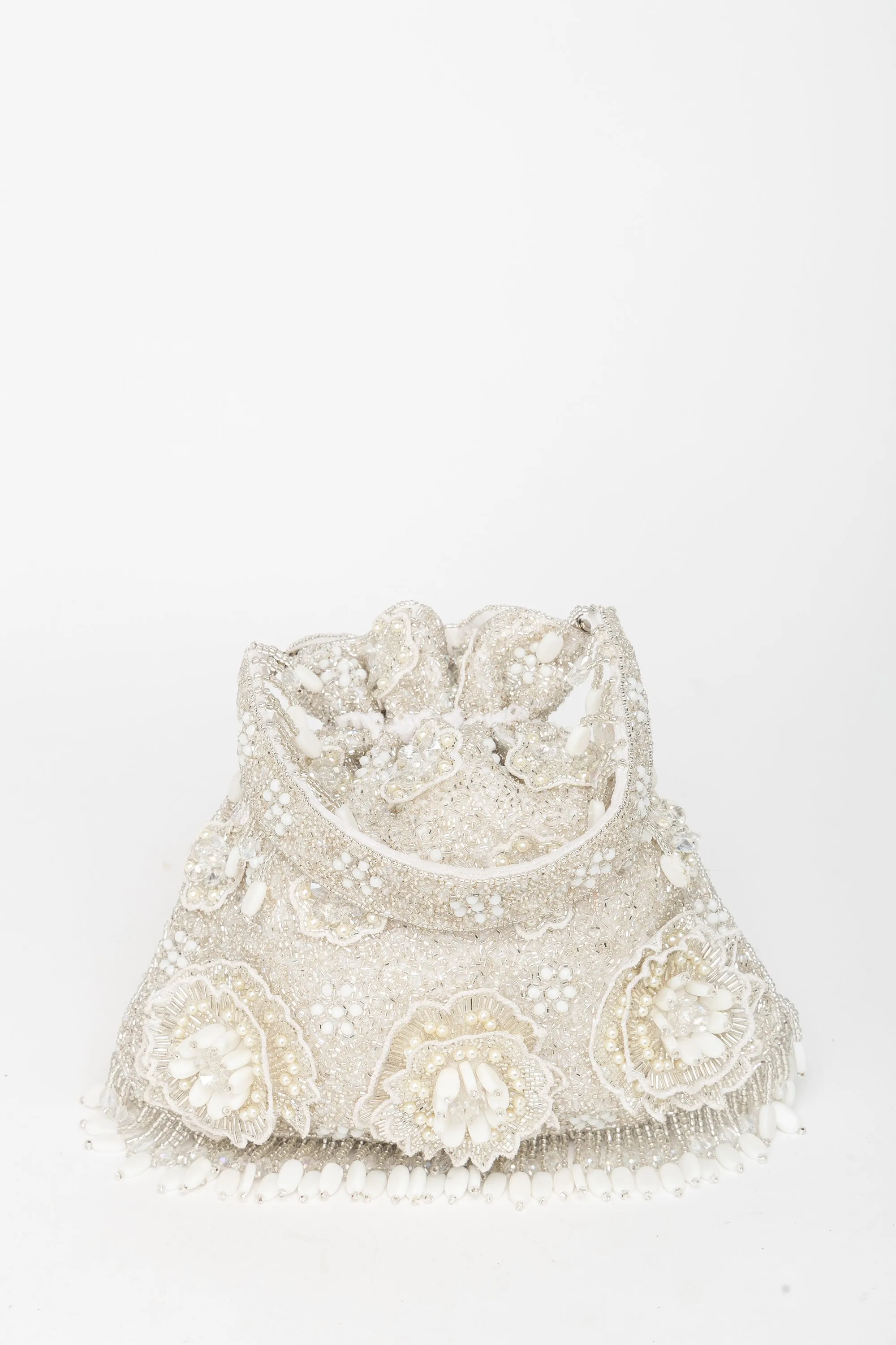 Nitara Potli – White