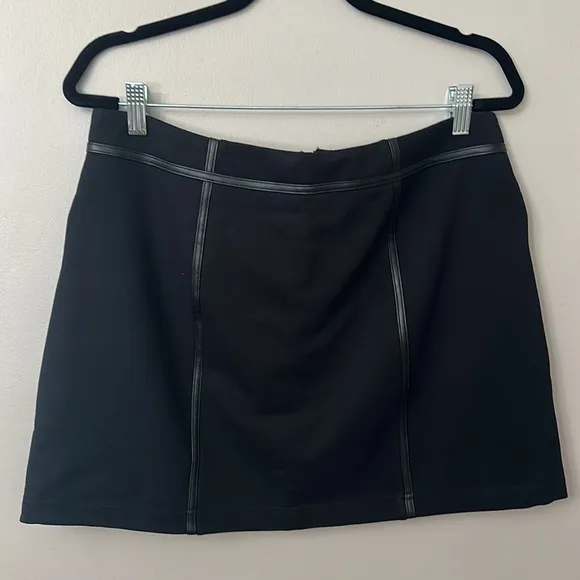 NWT Central Park West Black Mini Skirt