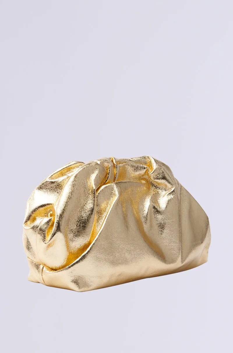OVER IT METALLIC CLUTCH