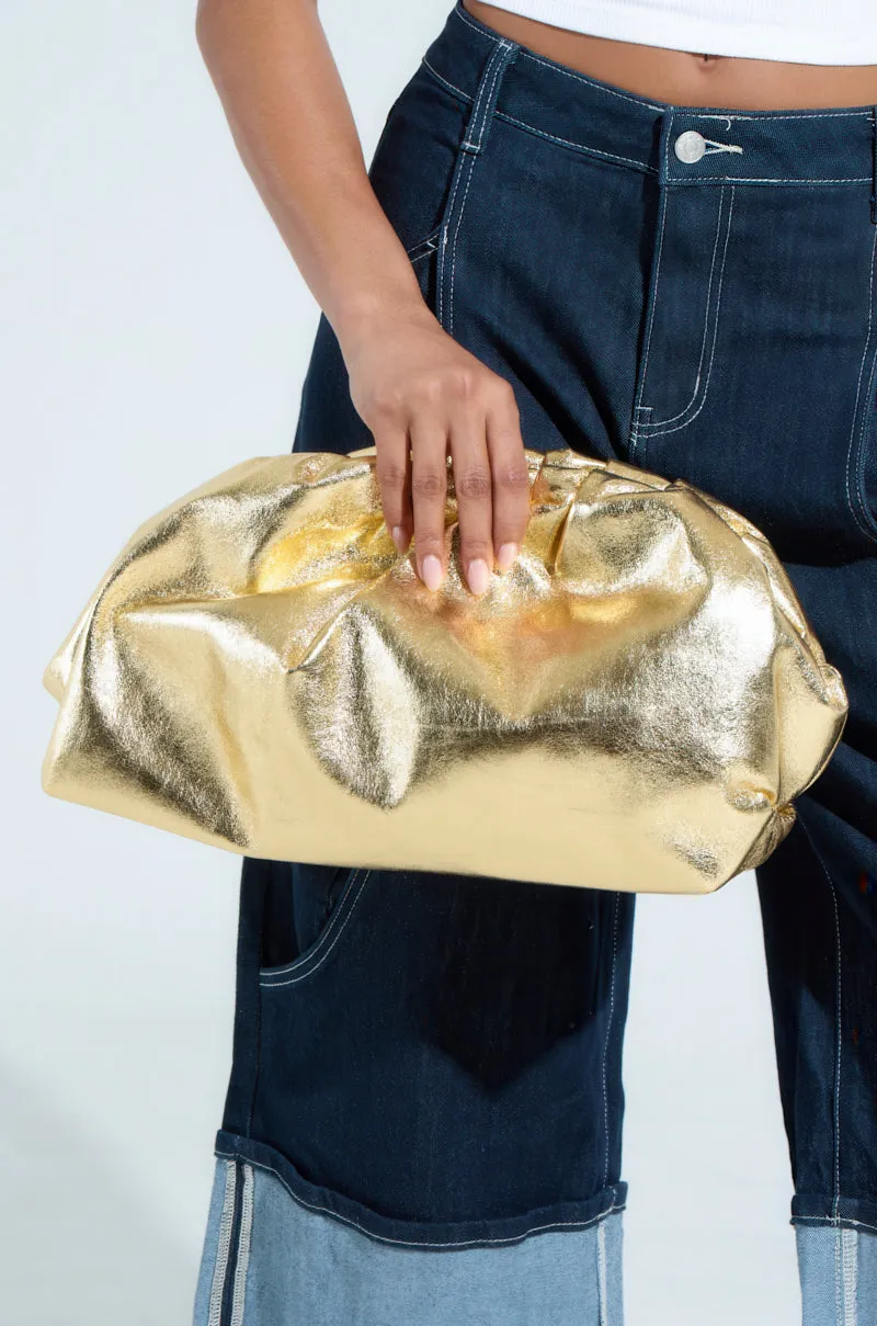 OVER IT METALLIC CLUTCH