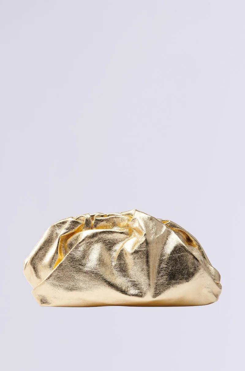 OVER IT METALLIC CLUTCH