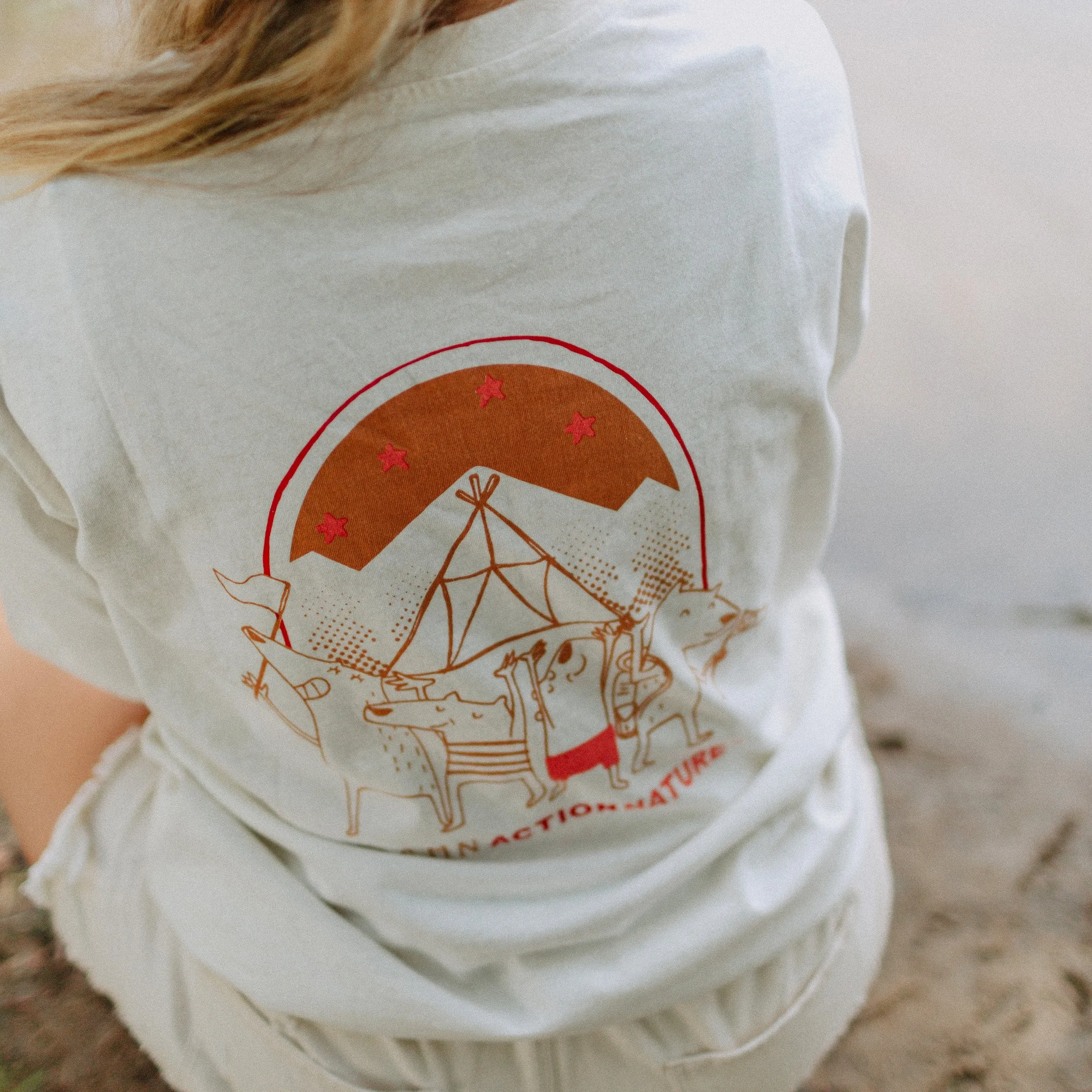 T-shirt ivoire à manches courtes en coton, enfant || Ivory short-sleeves t-shirt in cotton, child