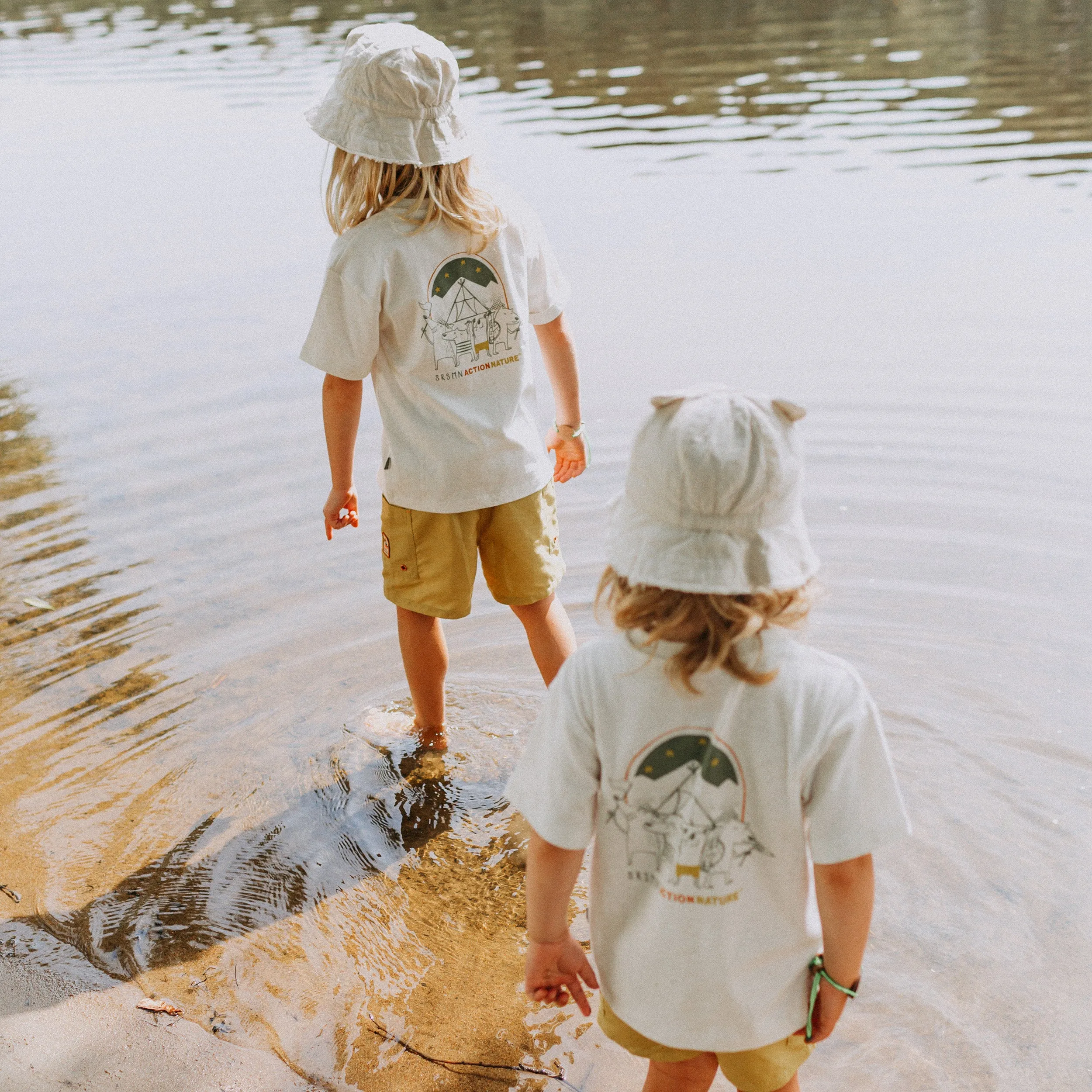 T-shirt ivoire à manches courtes en coton, enfant || Ivory short-sleeves t-shirt in cotton, child