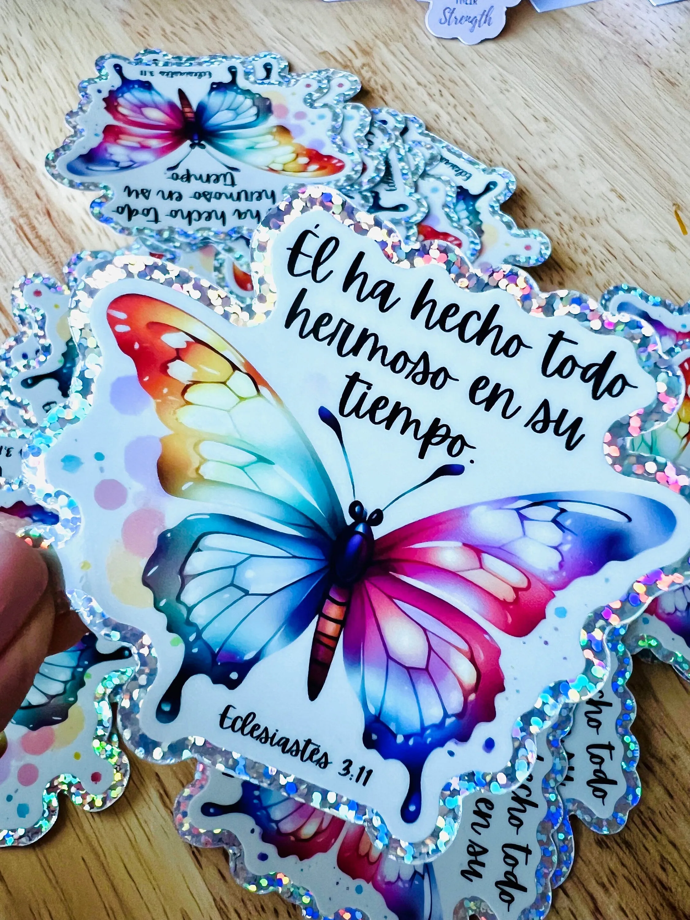 Todo lo Ha Hecho Hermoso en Su Tiempo Eclesiastés 3:11 Pegatina Impermeable Holográfica