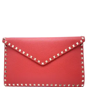 VALENTINO Garavani Rockstud Grainy Envelope Pouch Red