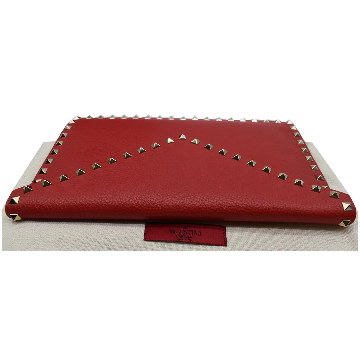 VALENTINO Garavani Rockstud Grainy Envelope Pouch Red