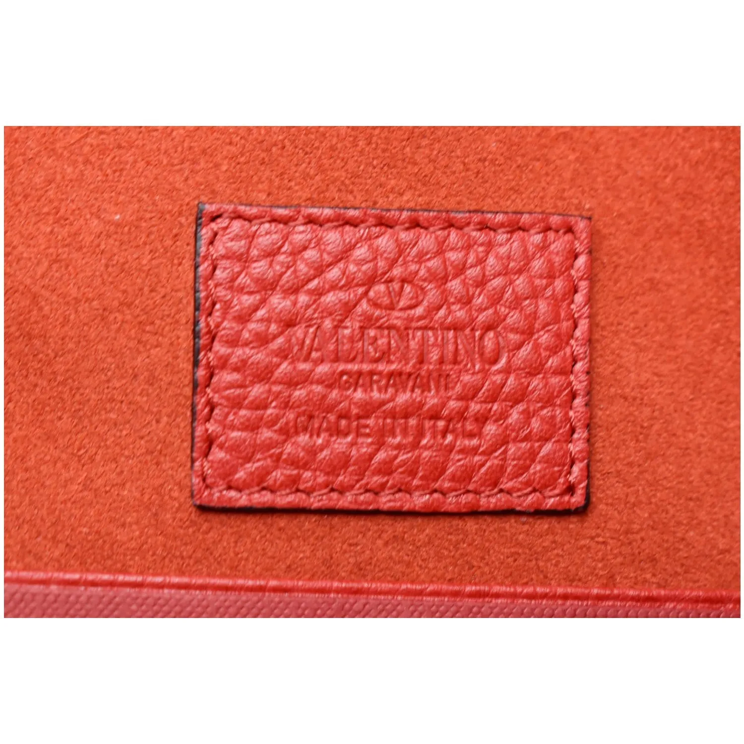 VALENTINO Garavani Rockstud Grainy Envelope Pouch Red