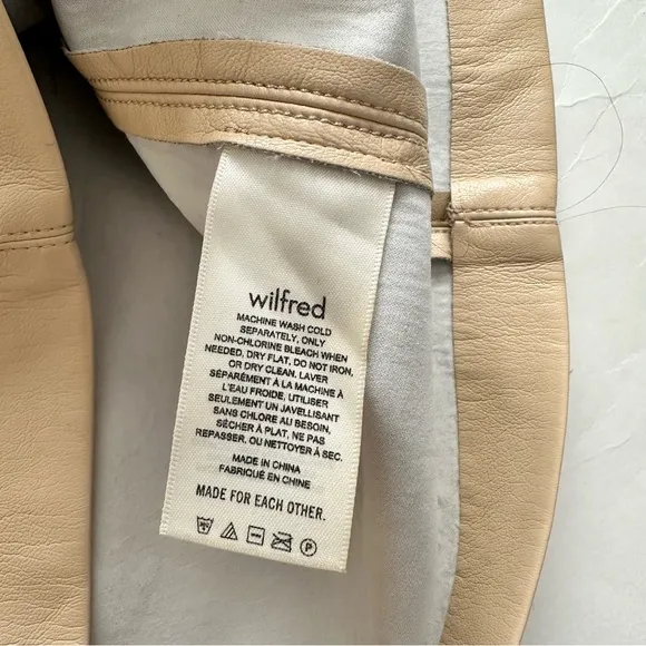 Wilfred Aritzia Patio Mini Skirt Faux Leather in Cream Size 4