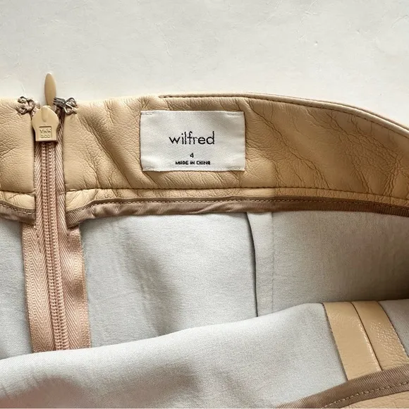 Wilfred Aritzia Patio Mini Skirt Faux Leather in Cream Size 4