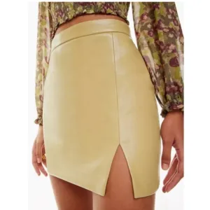 Wilfred Aritzia Patio Mini Skirt Faux Leather in Cream Size 4