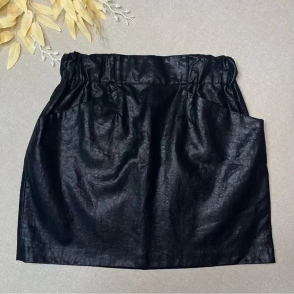 Zara Black Faux Leather High Rise Paperbag Mini Skirt with Pockets XS