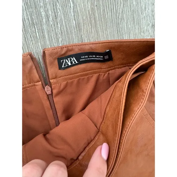 Zara EUC Faux Leather High Waist Brown Mini Skirt Gold Buttons Belted XS