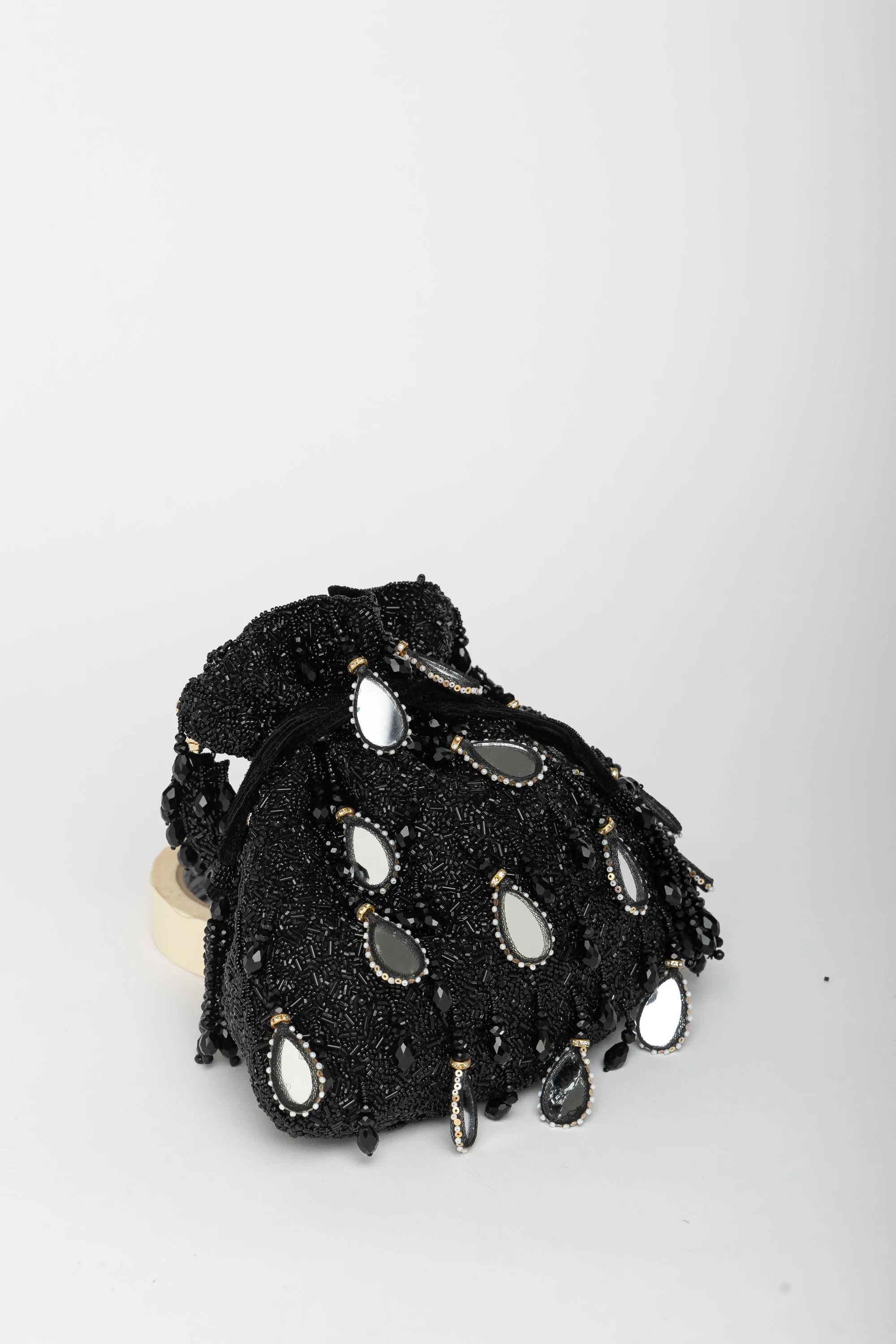 Zuri Potli – Black